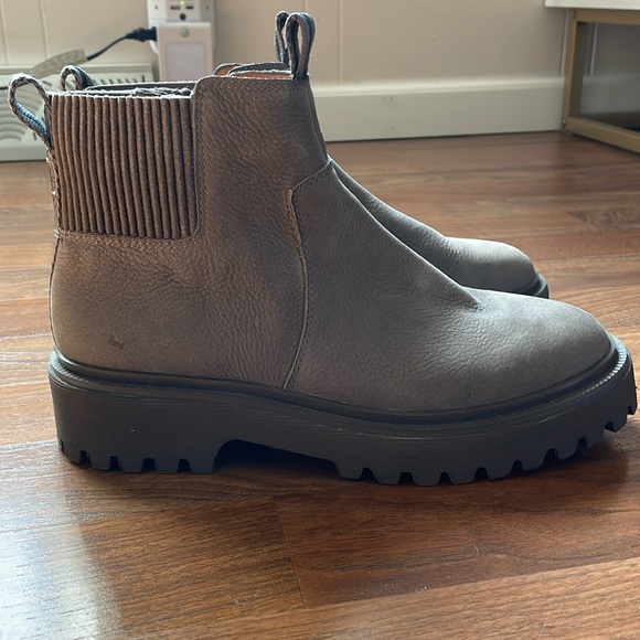 Madewell ankle boots. 8.5. Women’s grey side zip - Picture 1 of 9